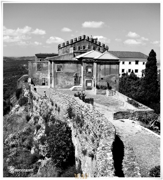 Caminho para a igreja (Castelo de Palmela)