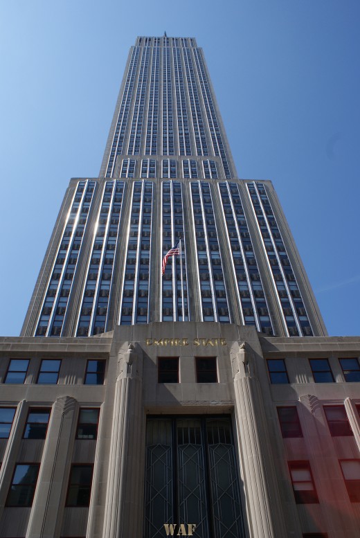 the Empire State Building (New York City, photographed 09/06/09)